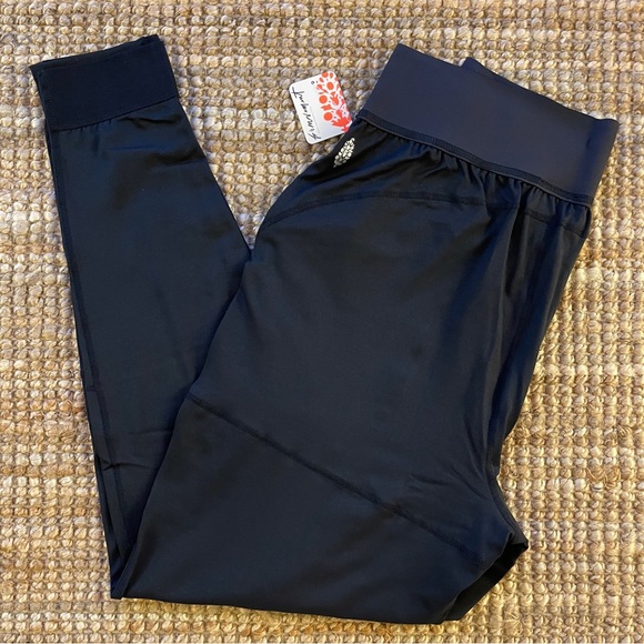 NEW Free People High Fives Joggers In Black - Picture 10 of 16